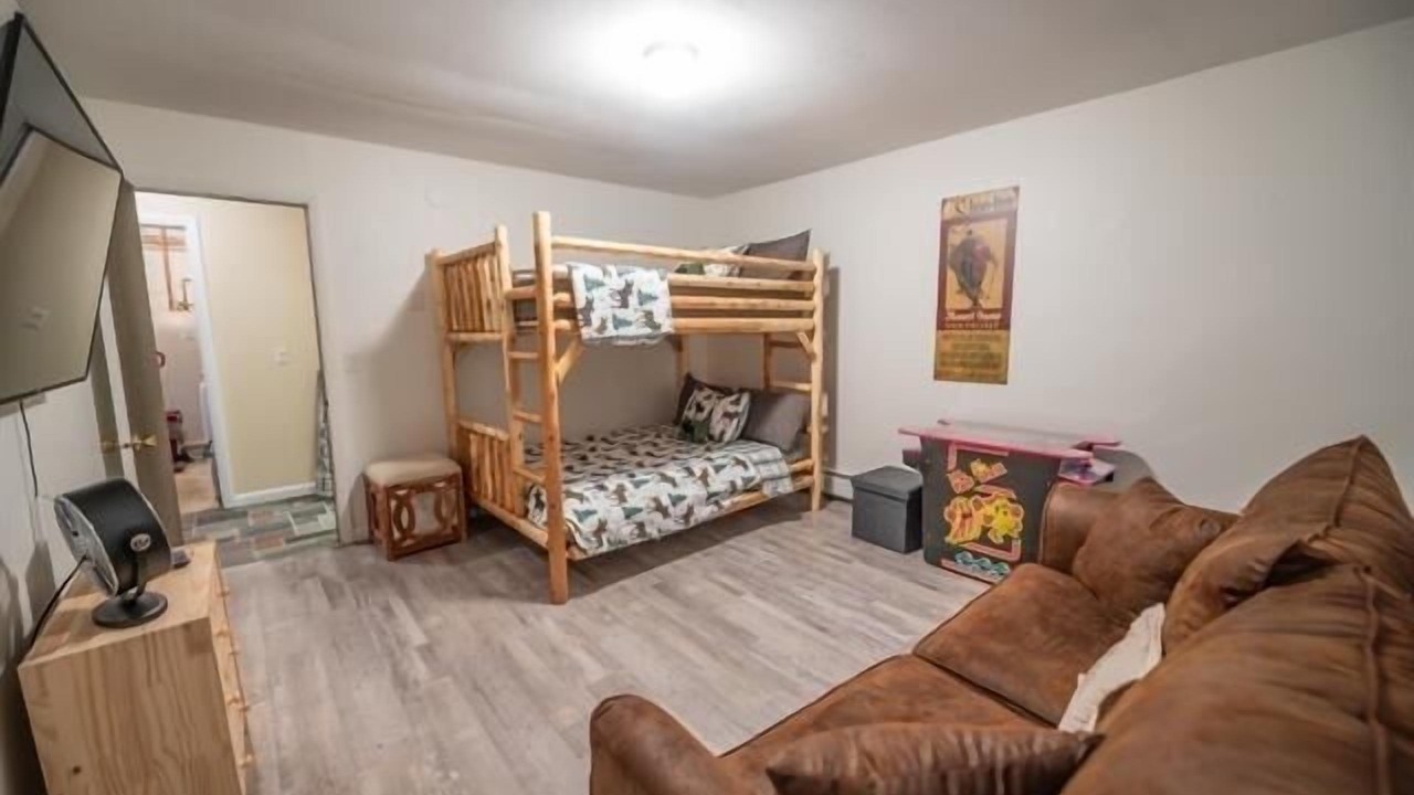 Photo of Livingroom in Monroe Bridge