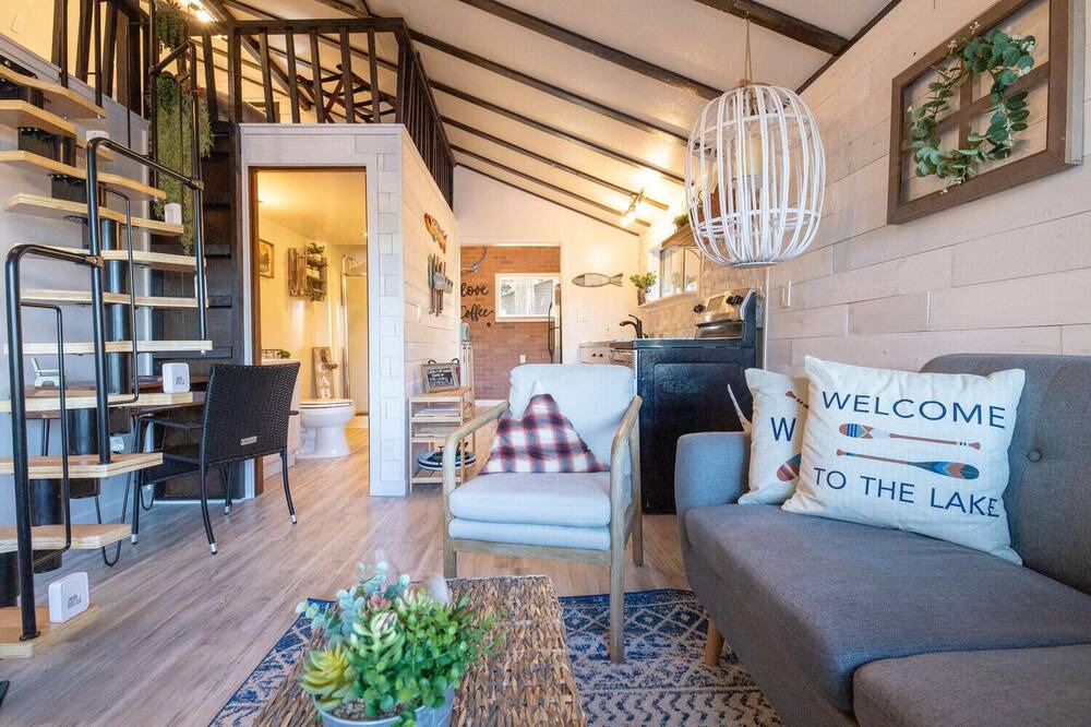Photo of Livingroom in Lake Goodwin