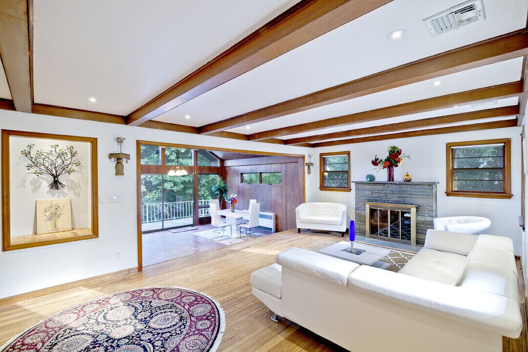 Photo of Livingroom in Paramus