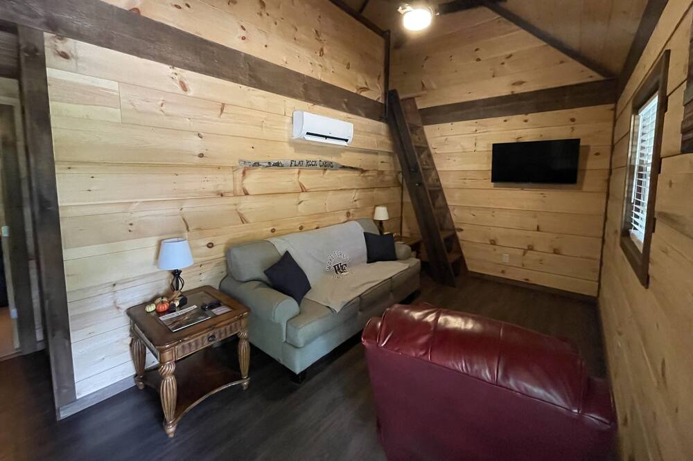Photo of Livingroom in Newtown