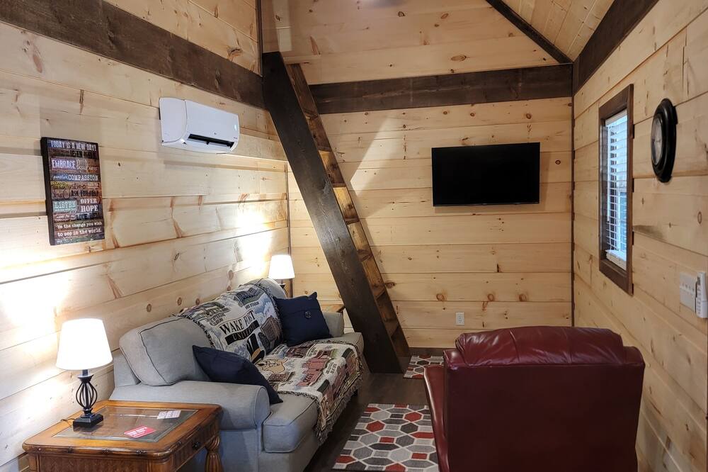 Photo of Livingroom in Newtown