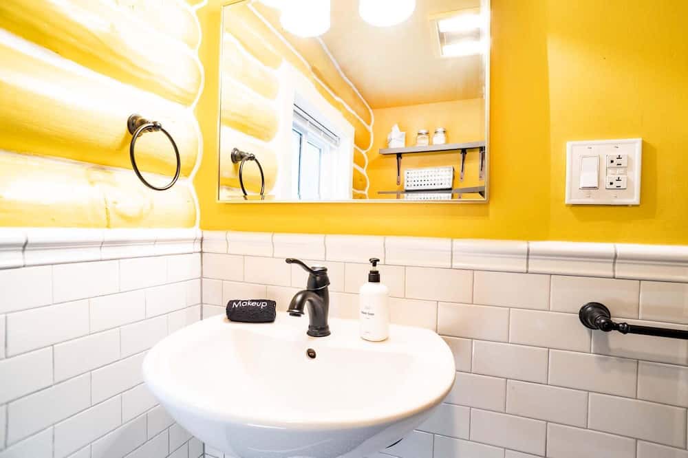 Photo of Bathroom in Phoenicia