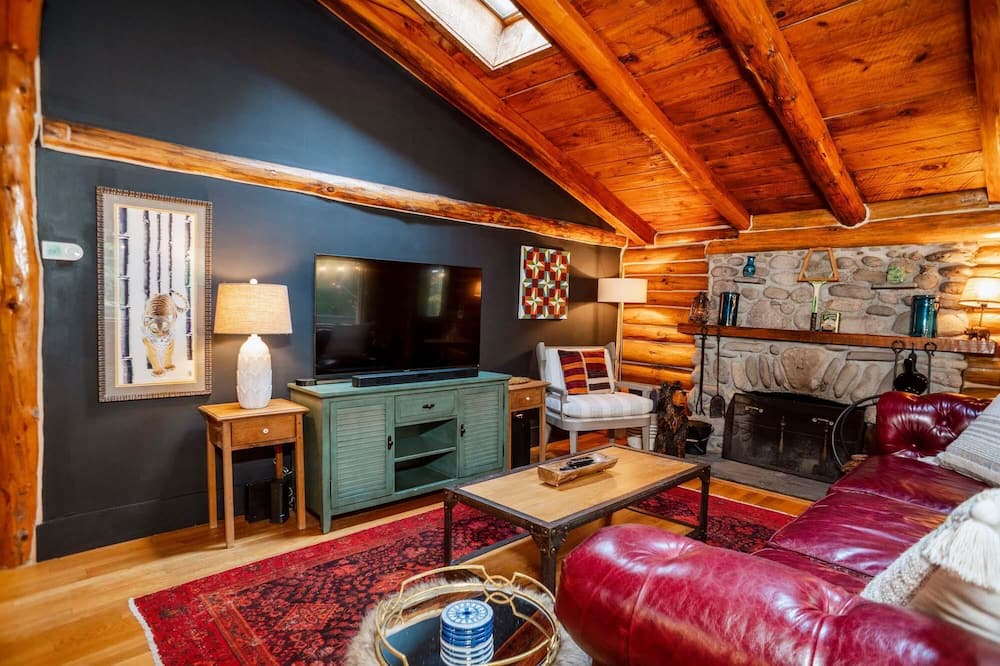 Photo of Livingroom in Phoenicia