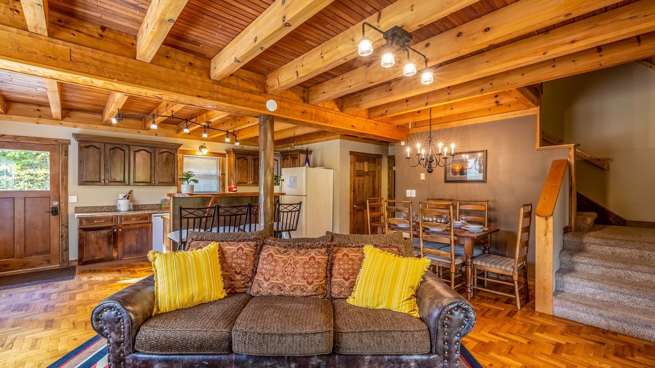 Photo of Livingroom in Snowshoe