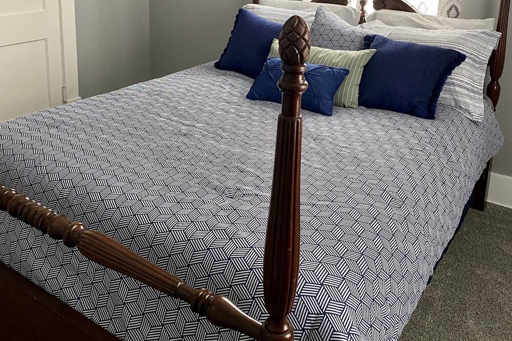 Photo of Bedroom in Glen Dale