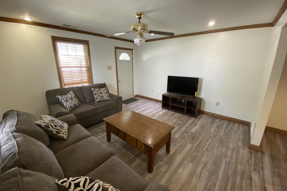 Photo of Livingroom in Glen Dale