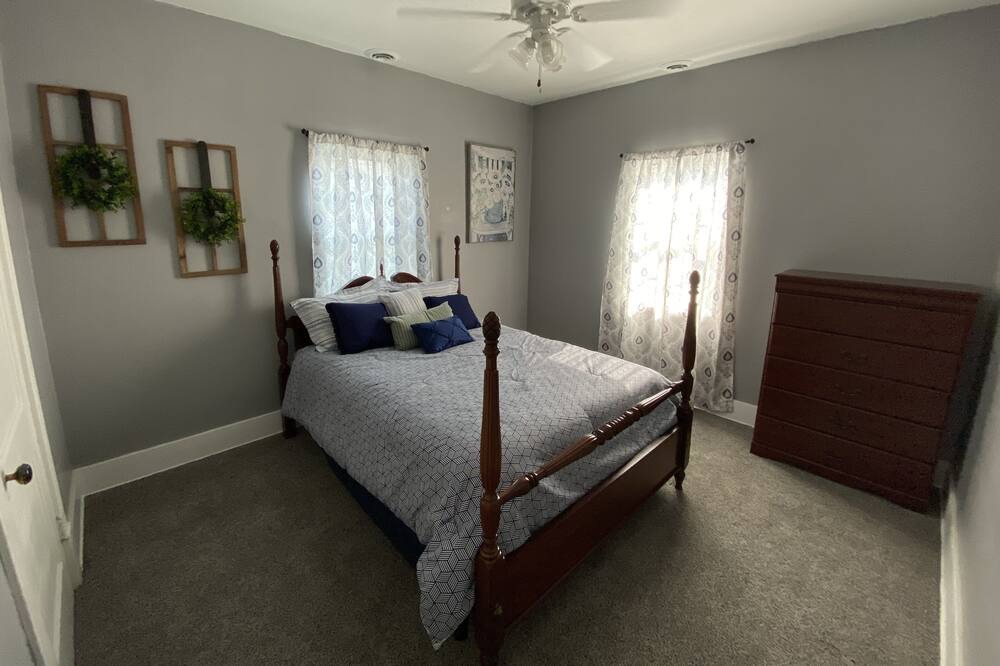 Photo of Bedroom in Glen Dale