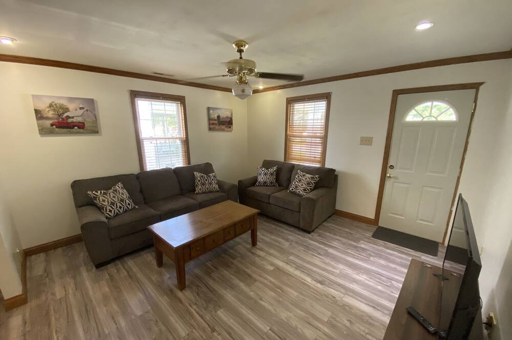 Photo of Livingroom in Glen Dale