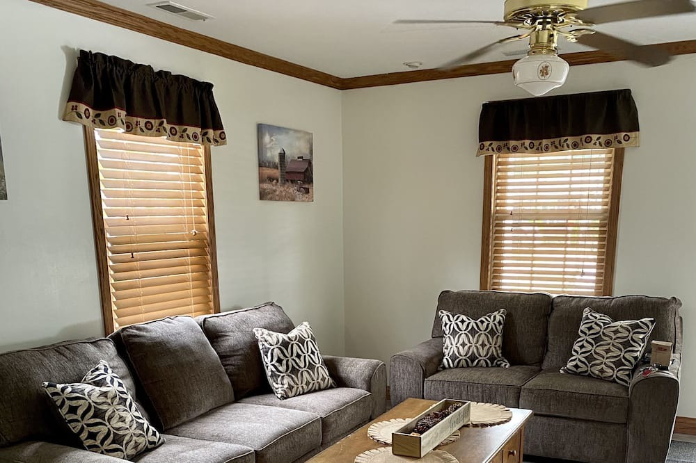 Photo of Livingroom in Glen Dale