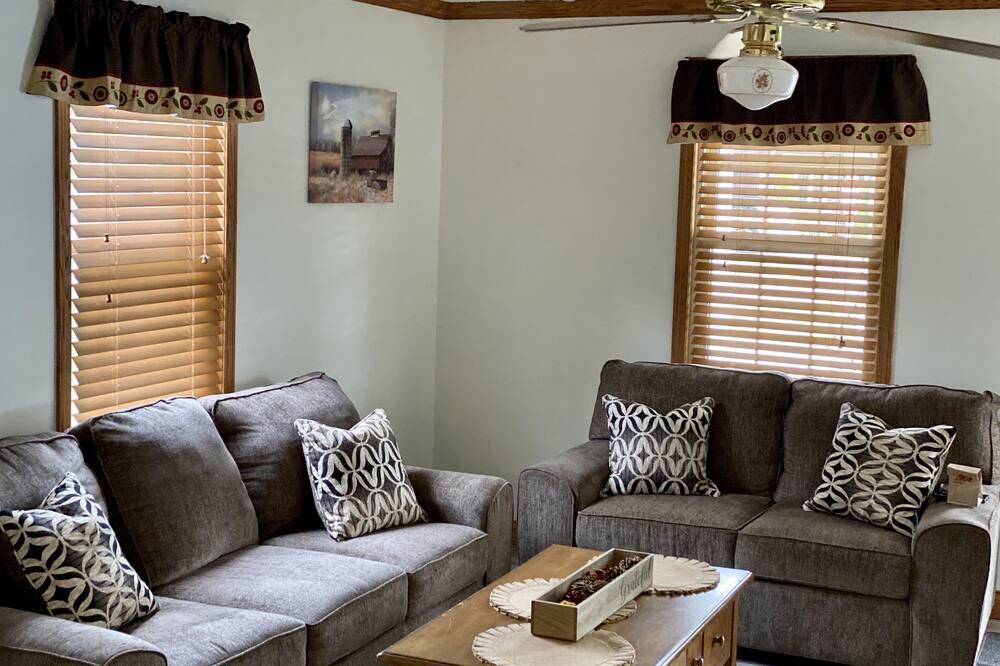 Photo of Livingroom in Glen Dale