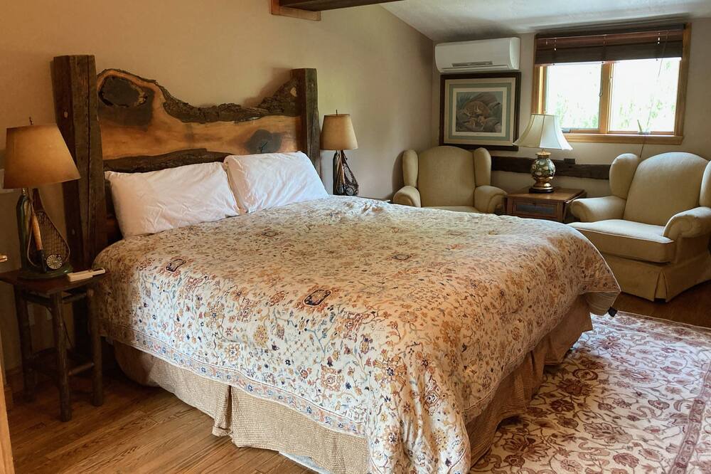 Photo of Bedroom in Town of Marlborough