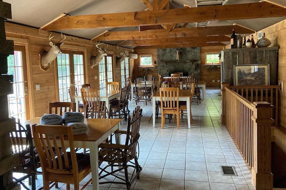 Photo of Livingroom in Town of Marlborough
