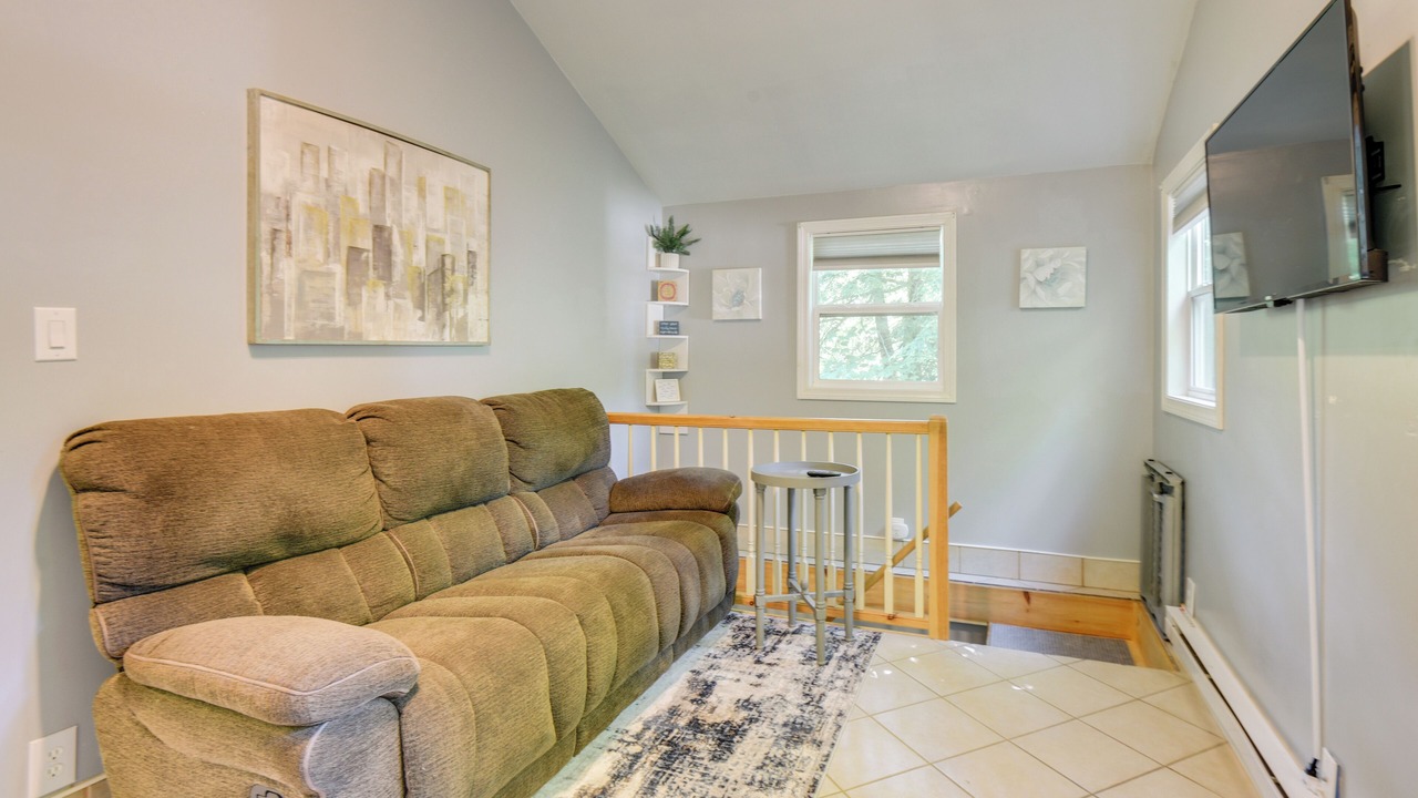 Photo of Livingroom in Gilmanton