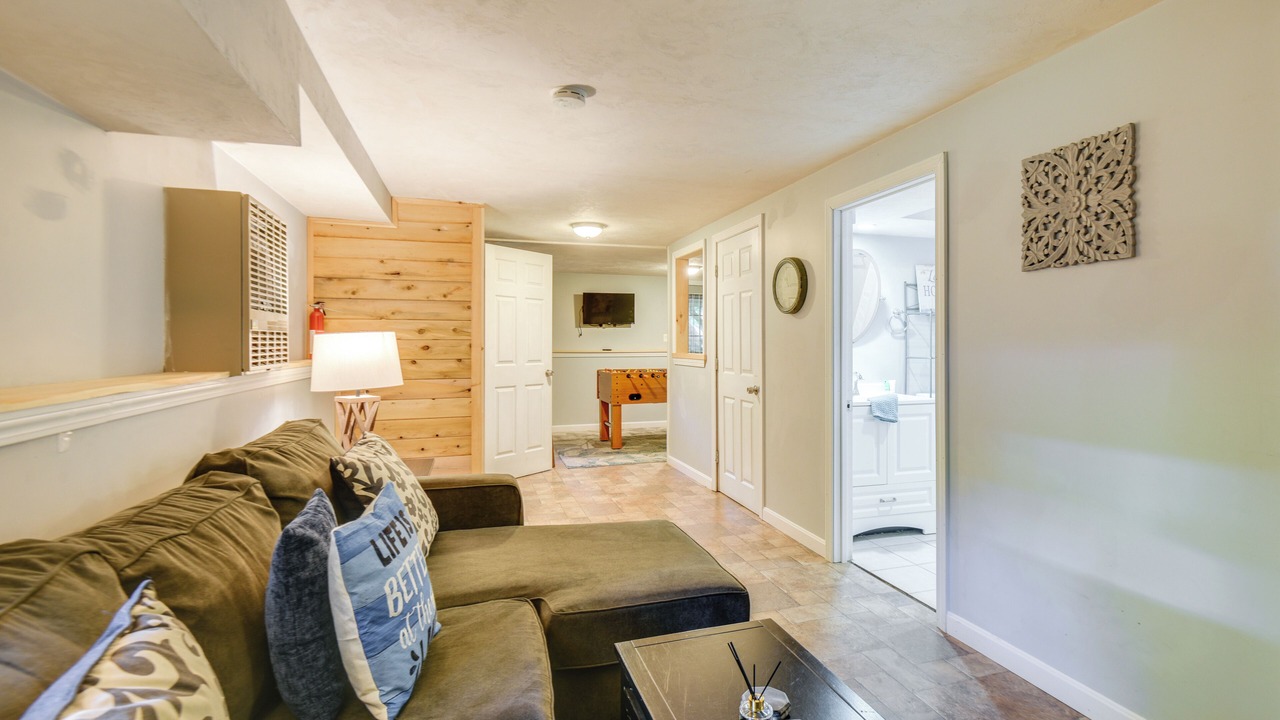 Photo of Livingroom in Gilmanton