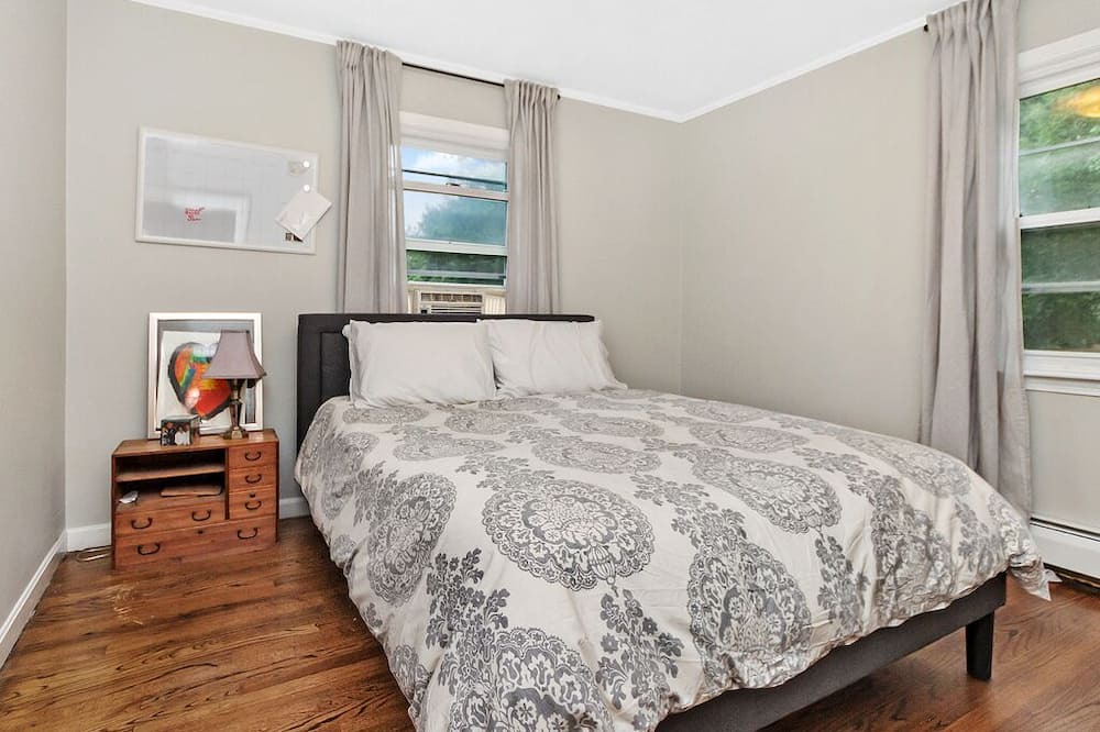 Photo of Bedroom in Manchester-by-the-Sea