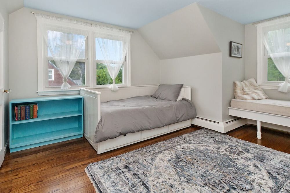 Photo of Bedroom in Manchester-by-the-Sea