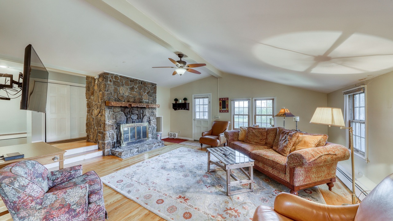 Photo of Livingroom in Stowe