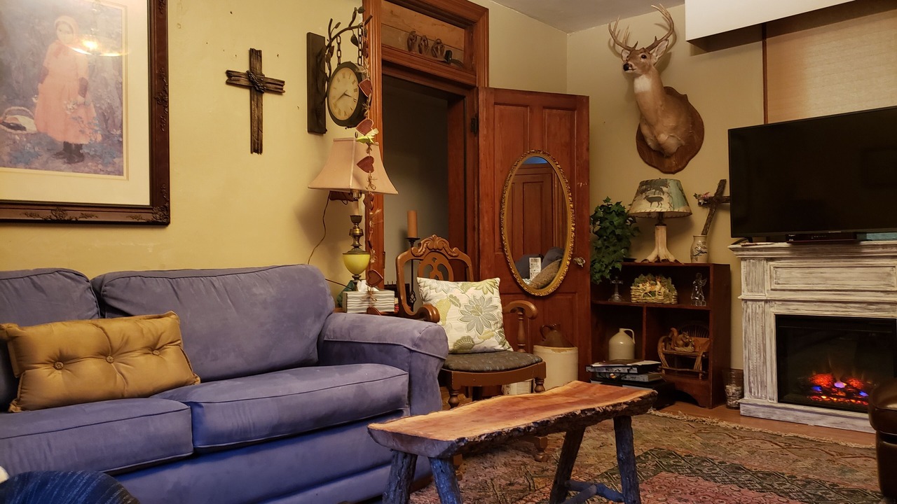 Photo of Livingroom in New Straitsville