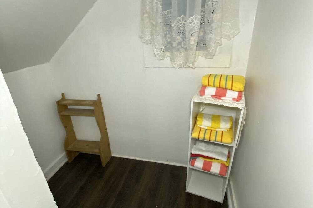 Photo of Bedroom in Stockade Historic District