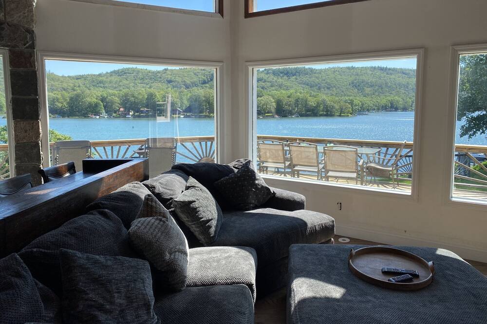 Photo of Livingroom in North Lake George