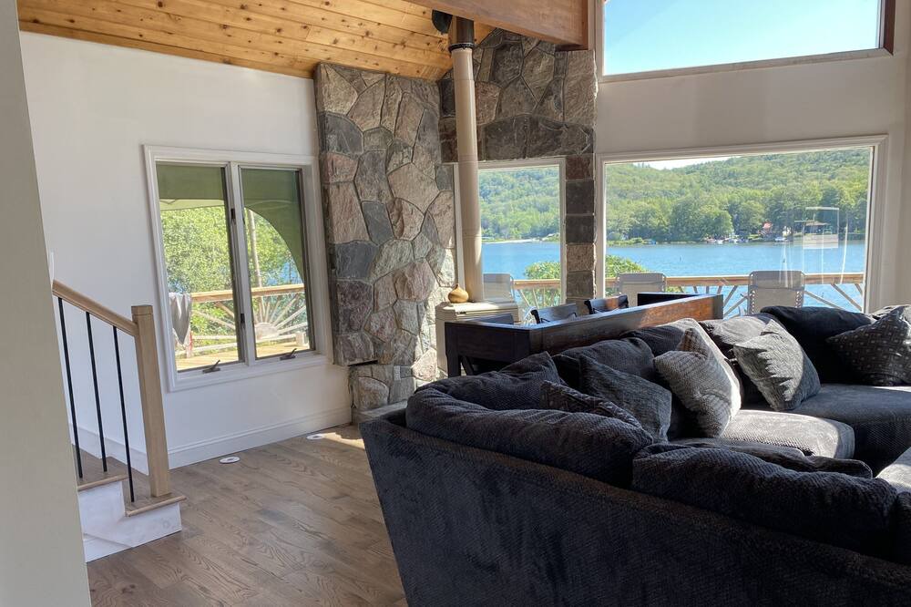 Photo of Livingroom in North Lake George