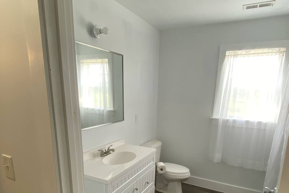 Photo of Bathroom in New River