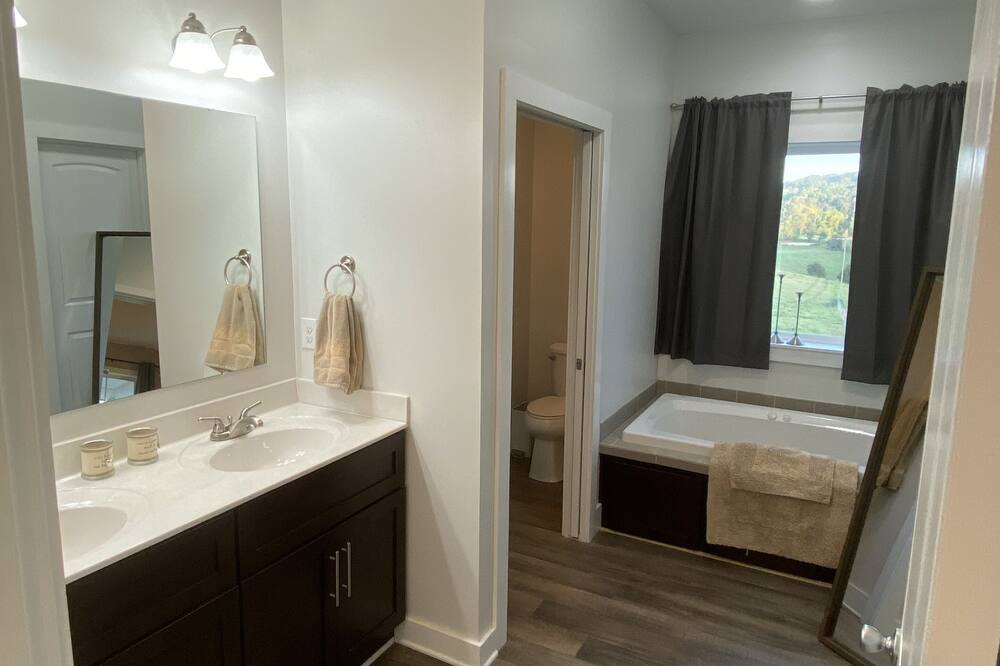 Photo of Bedroom in New River