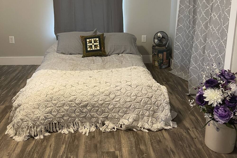Photo of Bedroom in New River