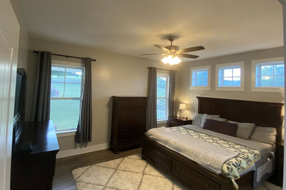 Photo of Bedroom in New River