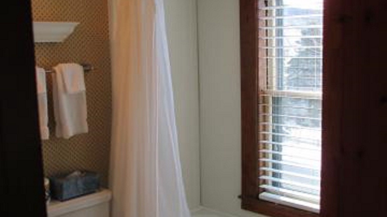 Photo of Bathroom in North Sutton