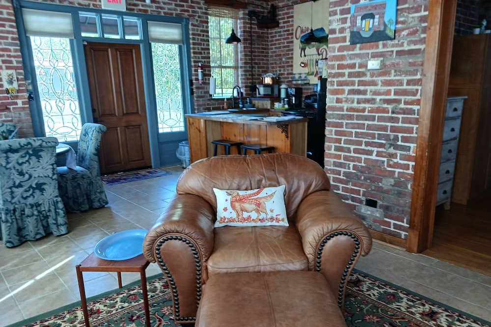 Photo of Livingroom in Mount Airy