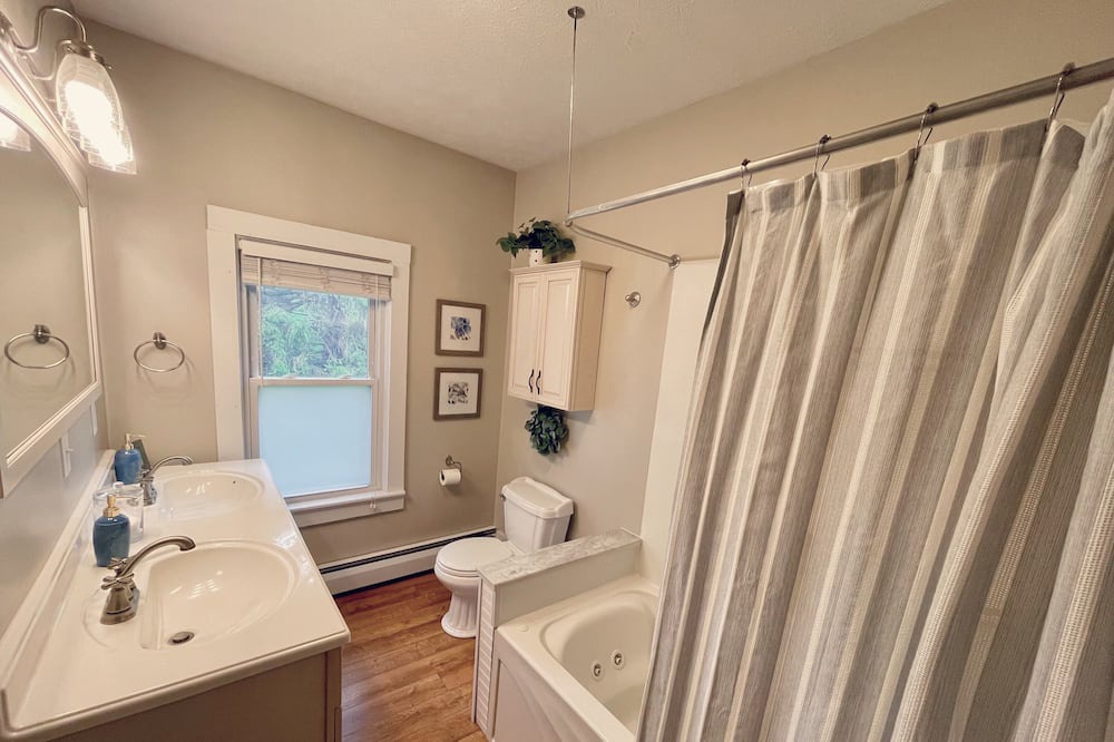 Photo of Bathroom in Elmira