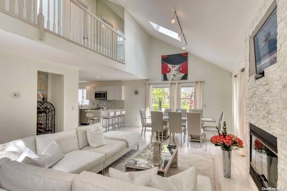 Photo of Livingroom in Jamesport