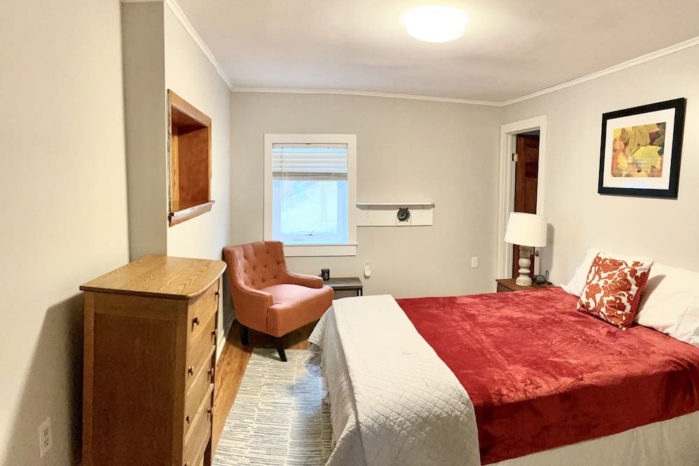 Photo of Bedroom in Middlebury