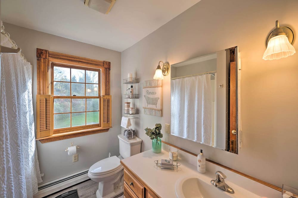Photo of Bathroom in Jeffersonville