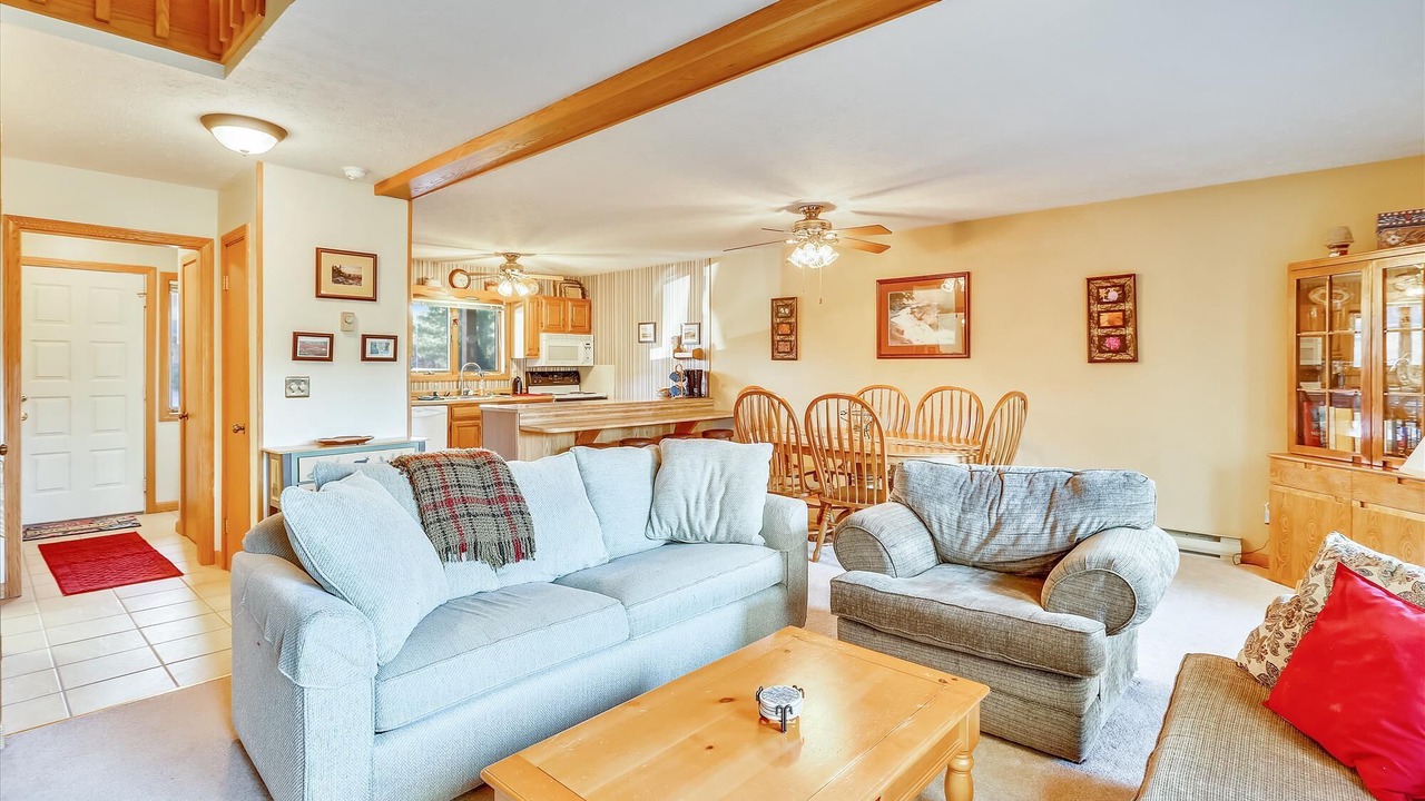 Photo of Livingroom in Davis