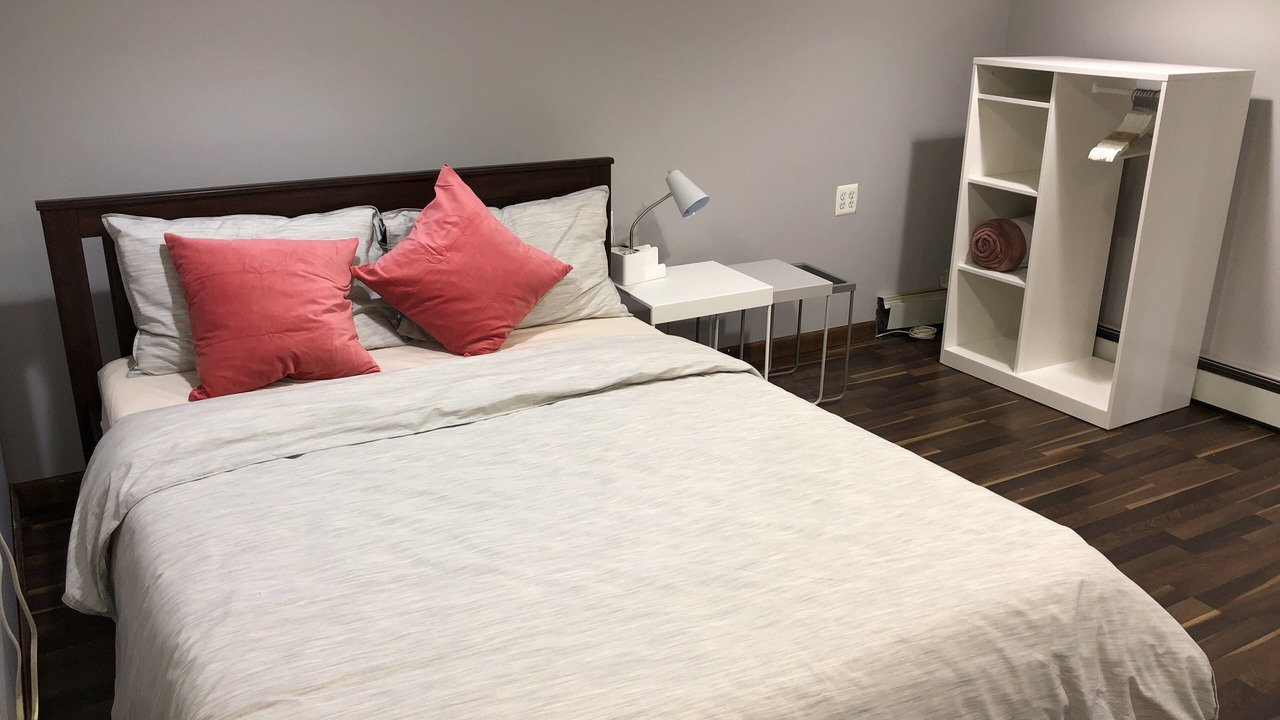 Photo of Bedroom in Bergenfield
