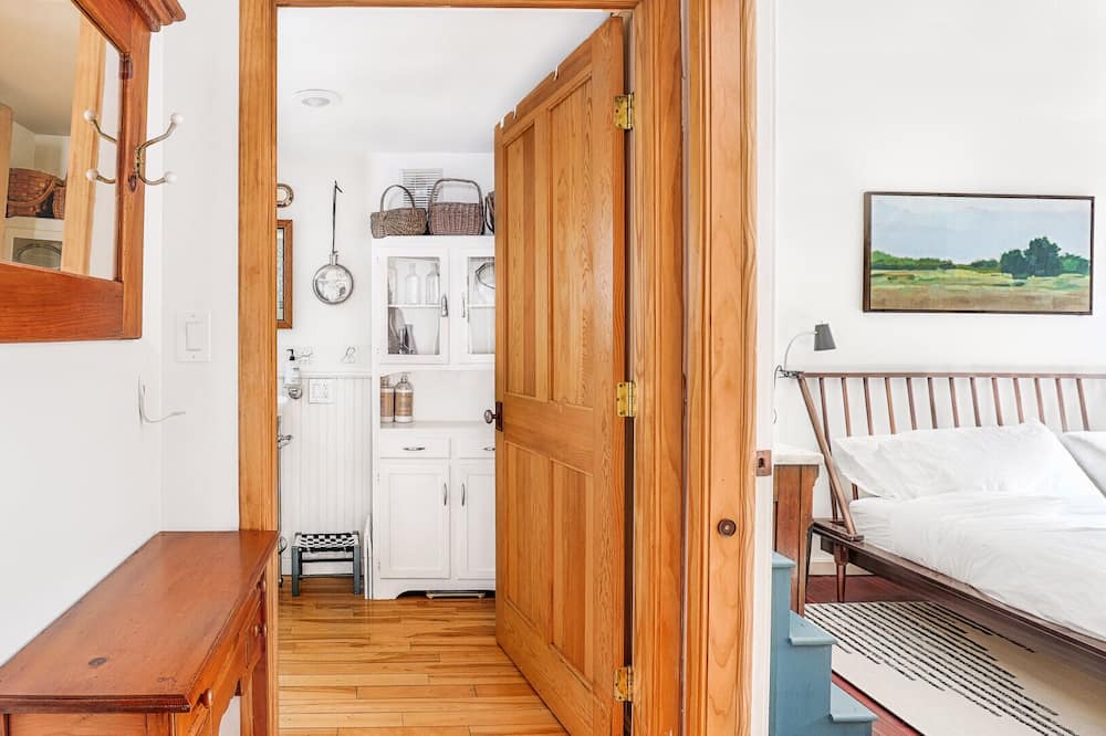 Photo of Bedroom in Lanesville