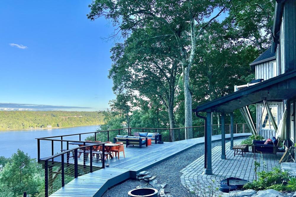 Photo of Patio Balcony in Town of Lloyd