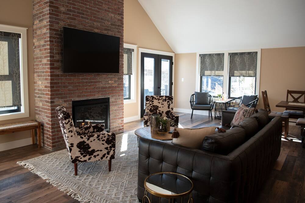 Photo of Livingroom in Bolton Landing