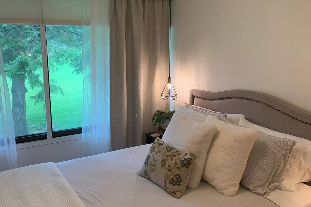 Photo of Bedroom in Warren