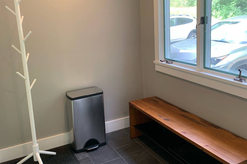 Photo of Livingroom in Warren