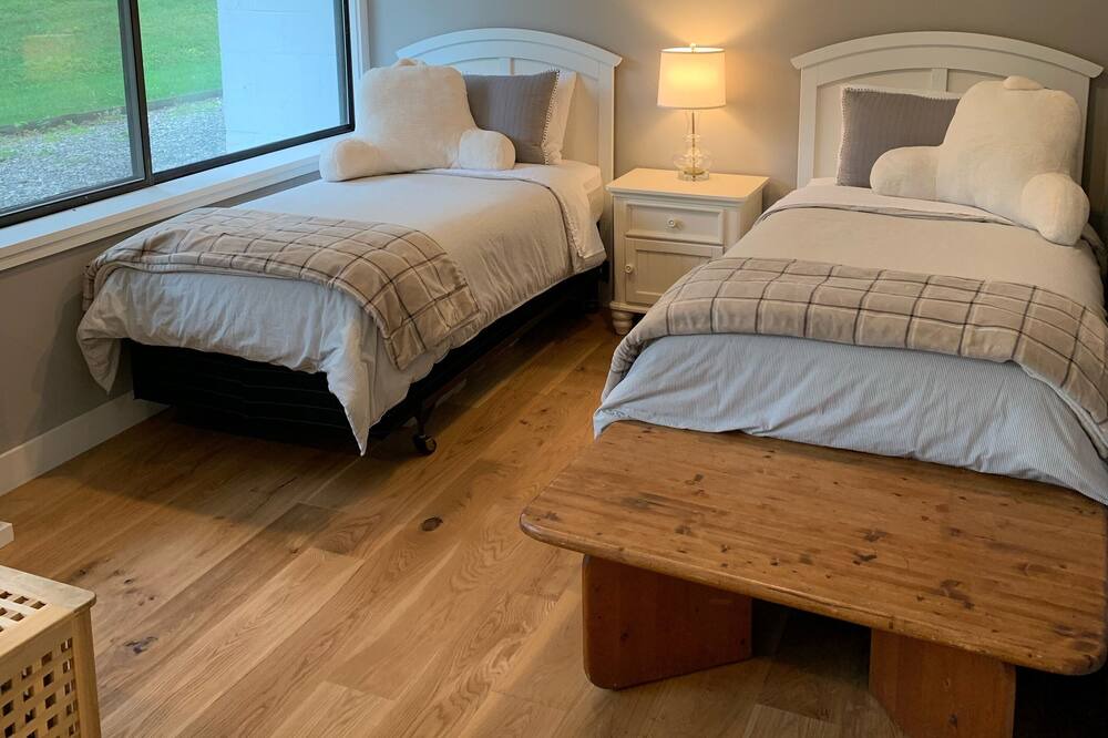 Photo of Bedroom in Warren