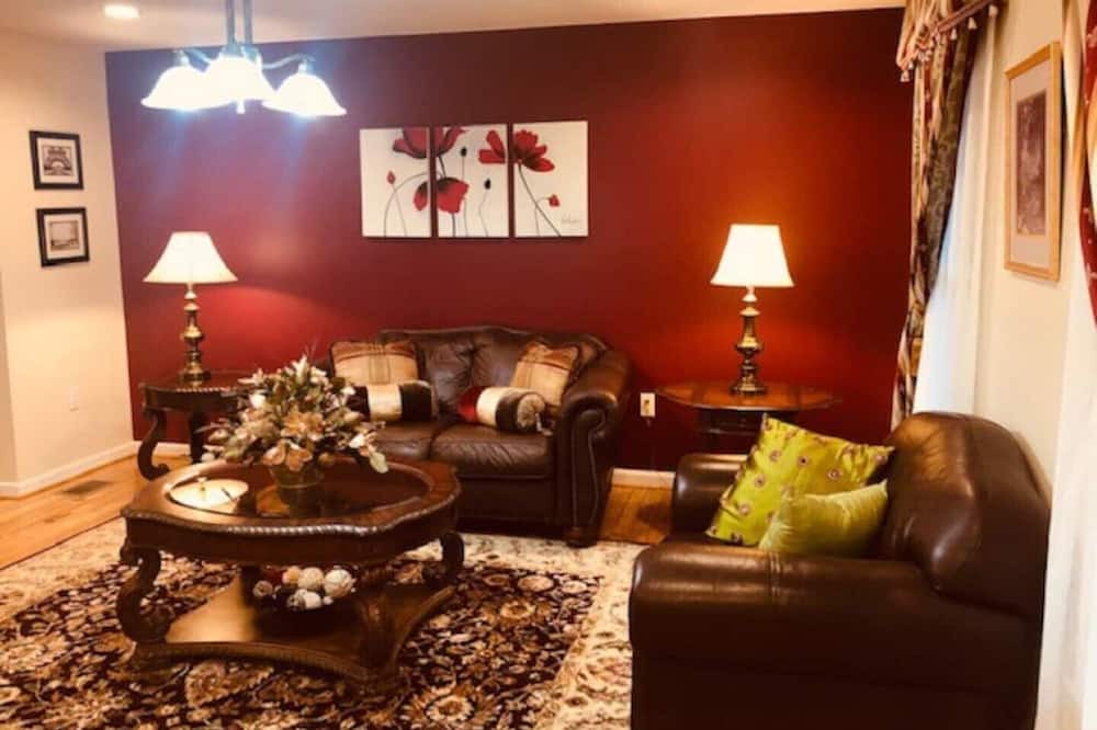 Photo of Livingroom in Winchester