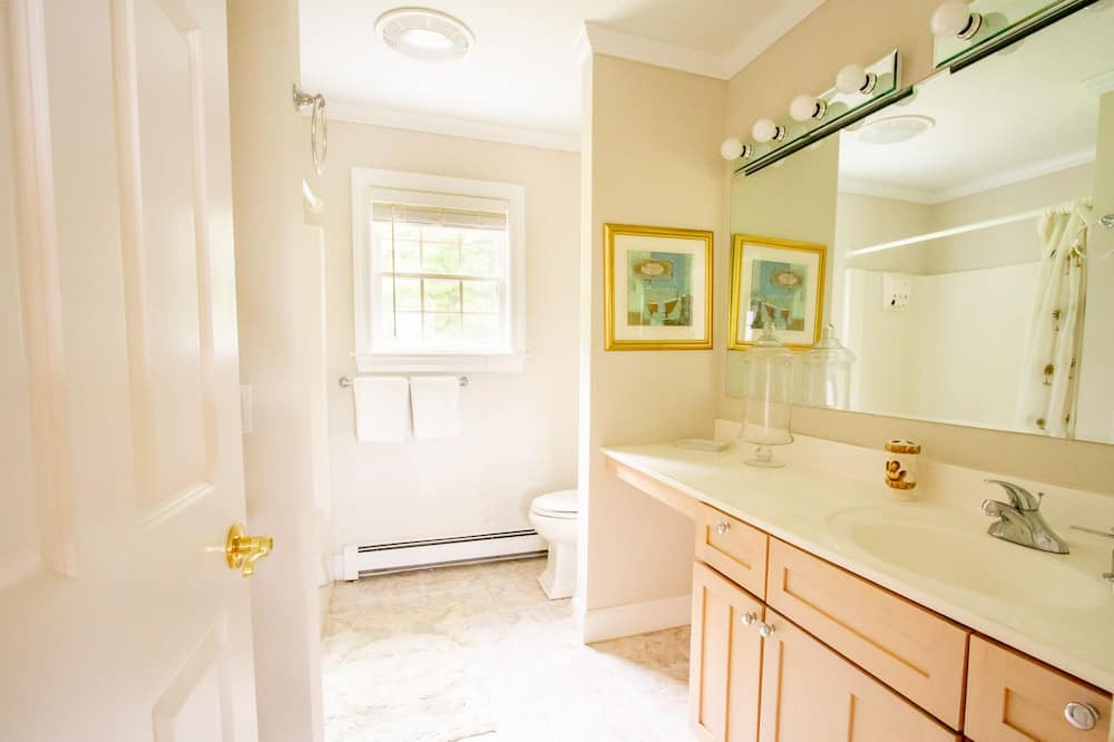 Photo of Bathroom in Woodstock