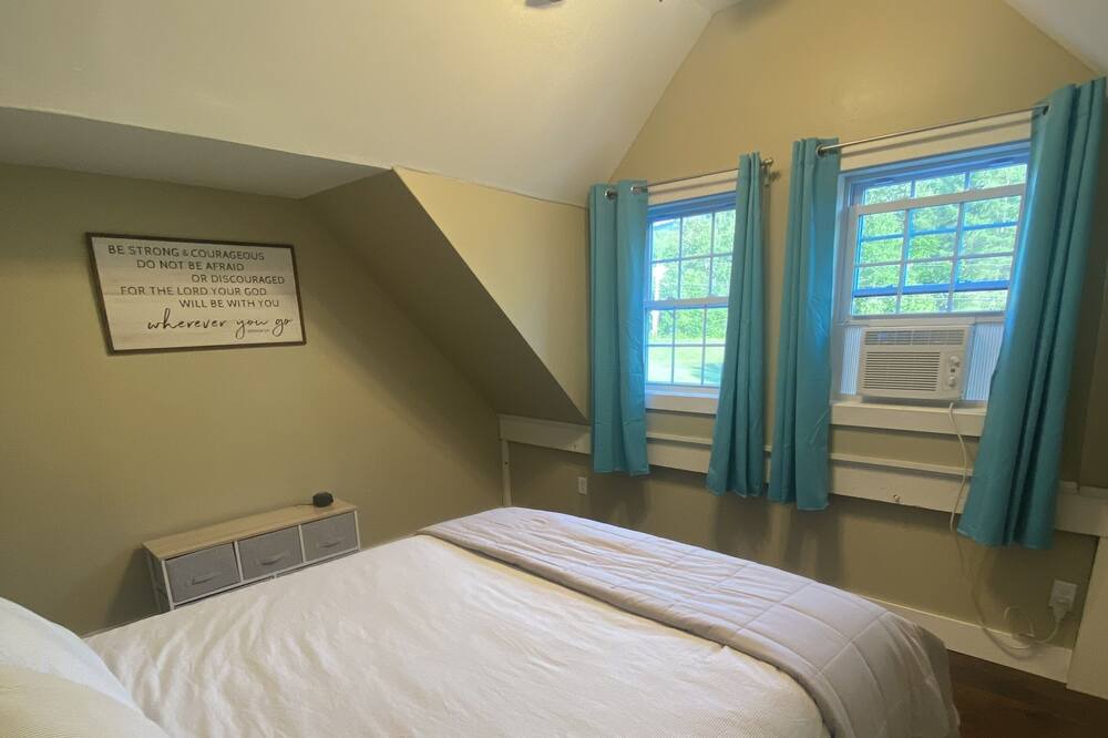 Photo of Bedroom in East Burke