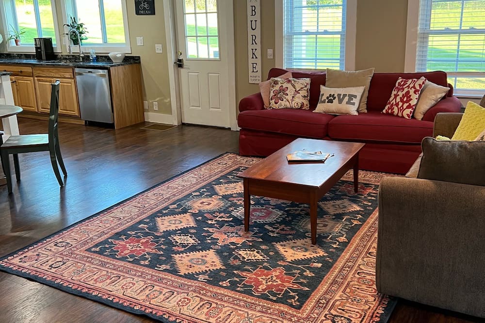 Photo of Livingroom in East Burke