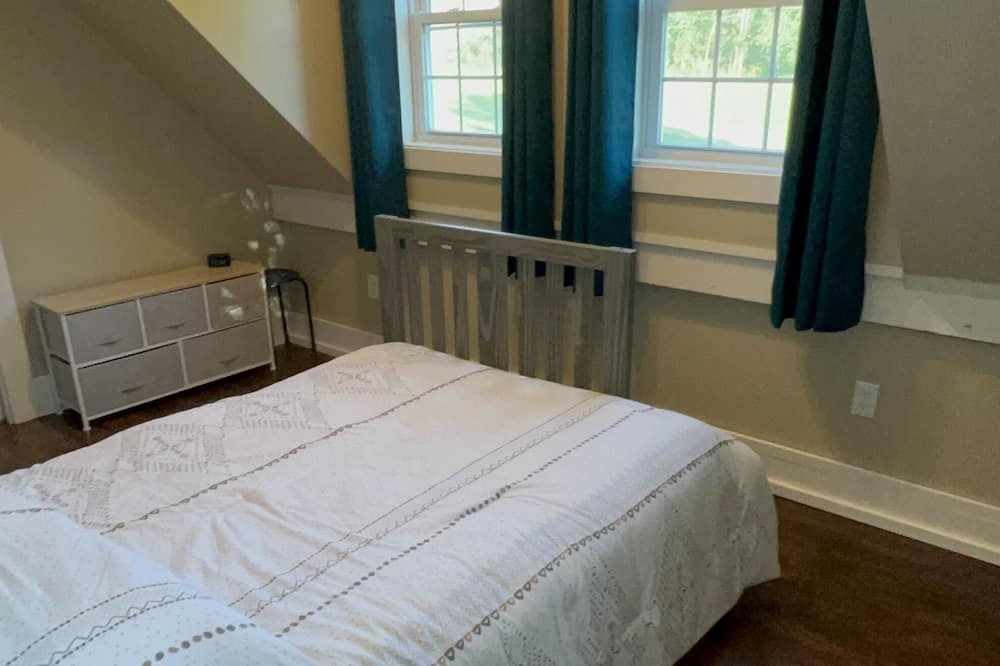 Photo of Bedroom in East Burke