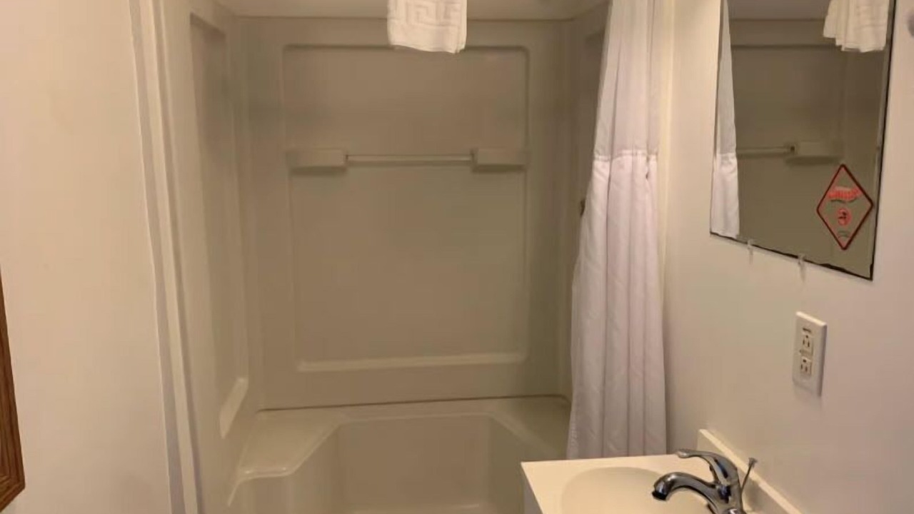 Photo of Bathroom in Glen Dale