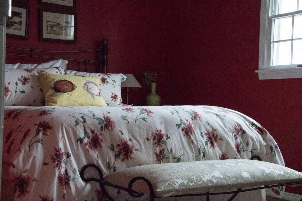 Photo of Bedroom in Quogue
